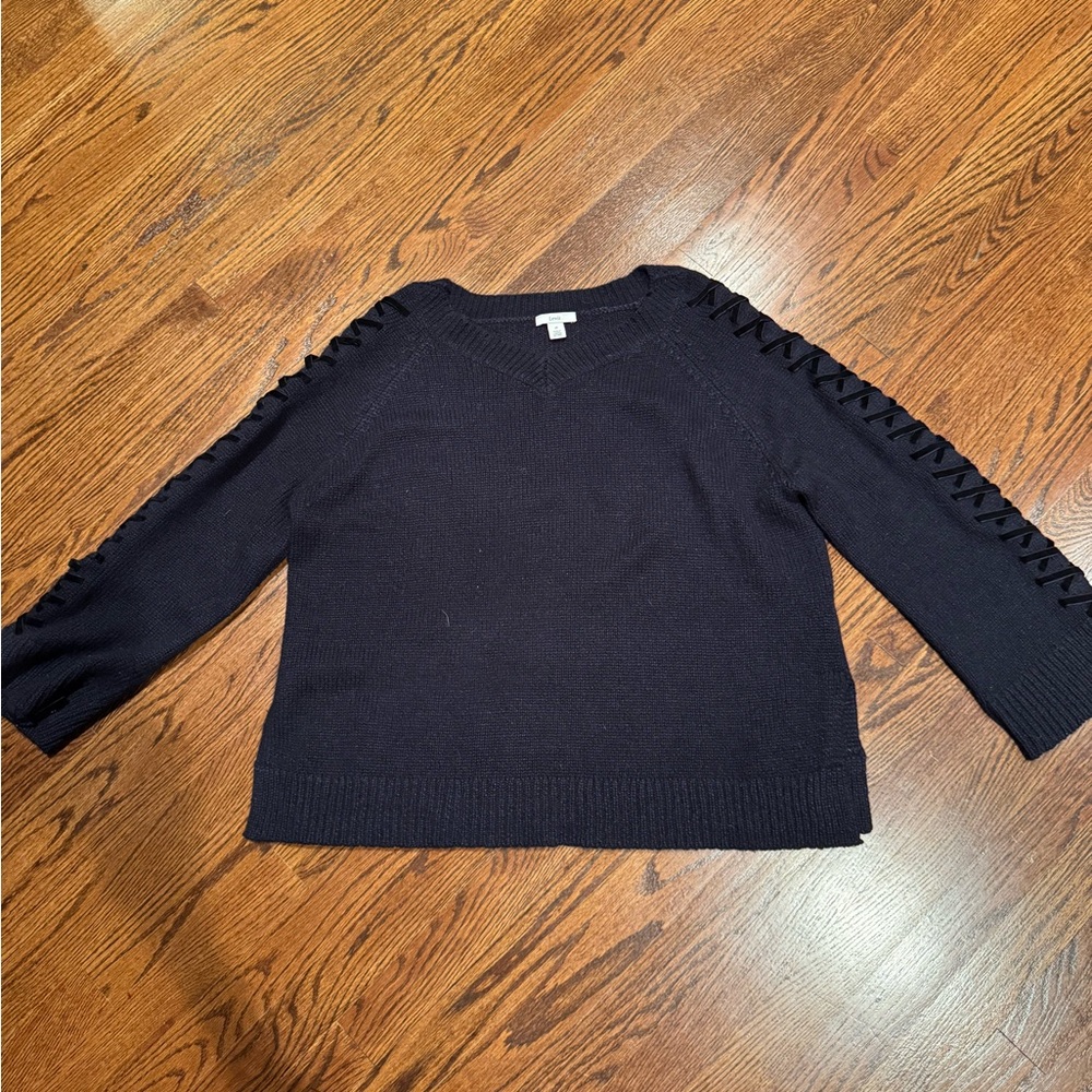 Lewit Black Sweater with Sleeve Detailing